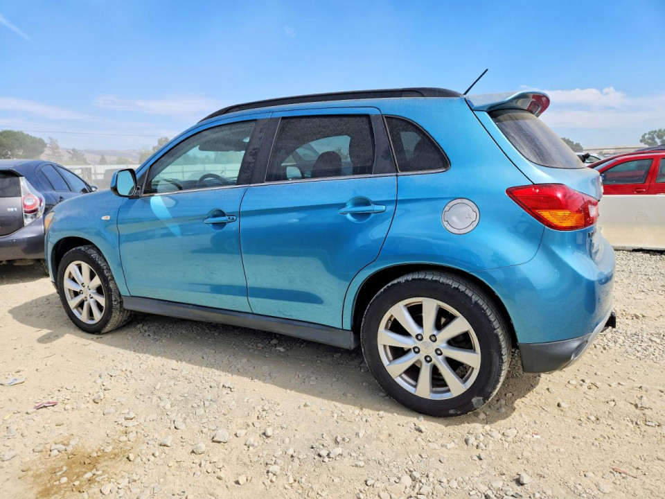 Mitsubishi OUTLANDER 2013 — Copart