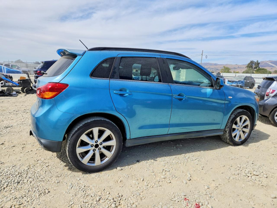 Mitsubishi OUTLANDER 2013 — Copart