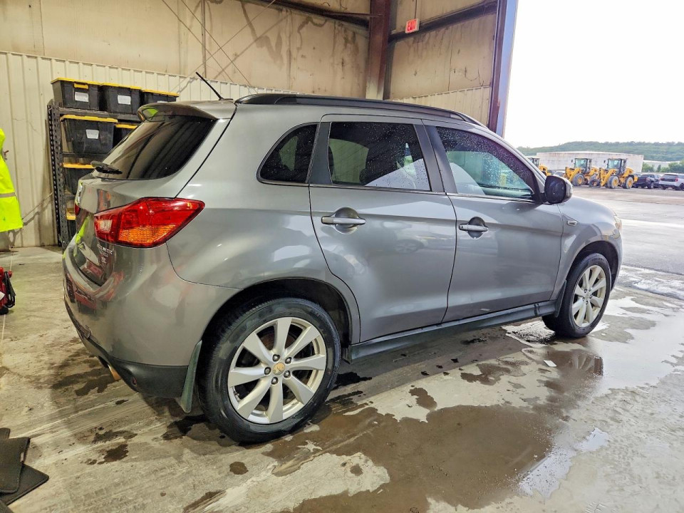 Mitsubishi OUTLANDER 2015 — Copart