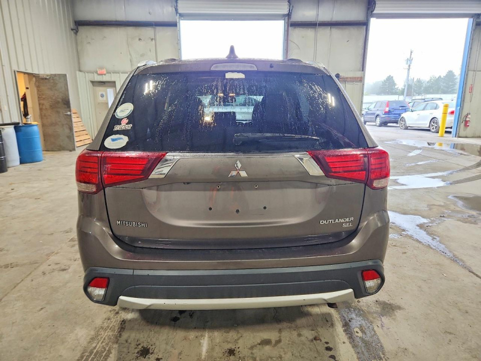 Mitsubishi OUTLANDER 2017 — Copart
