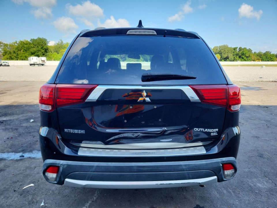 Mitsubishi OUTLANDER 2017 — Copart