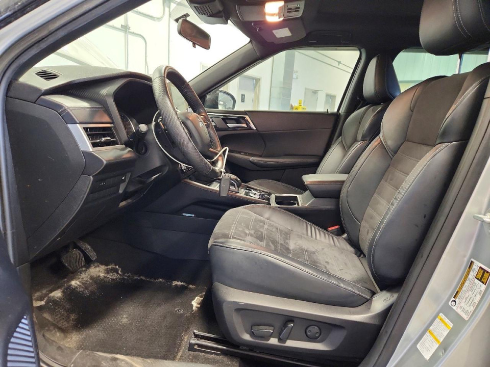 Mitsubishi OUTLANDER 2023 — Copart