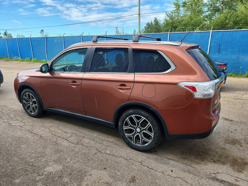 Mitsubishi OUTLANDER 2015 — Copart