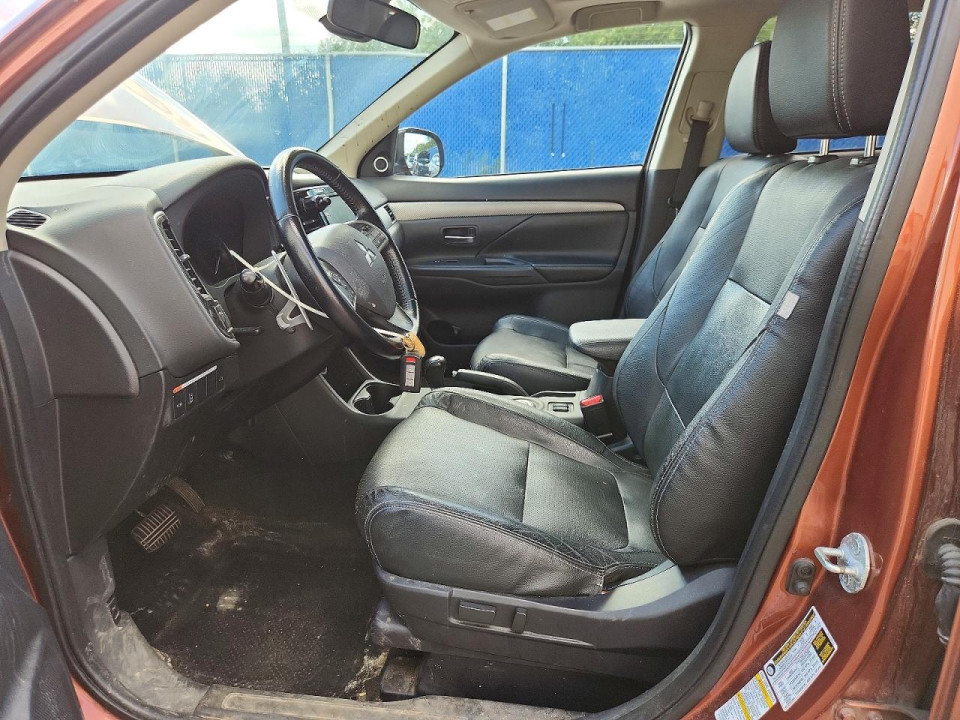 Mitsubishi OUTLANDER 2015 — Copart