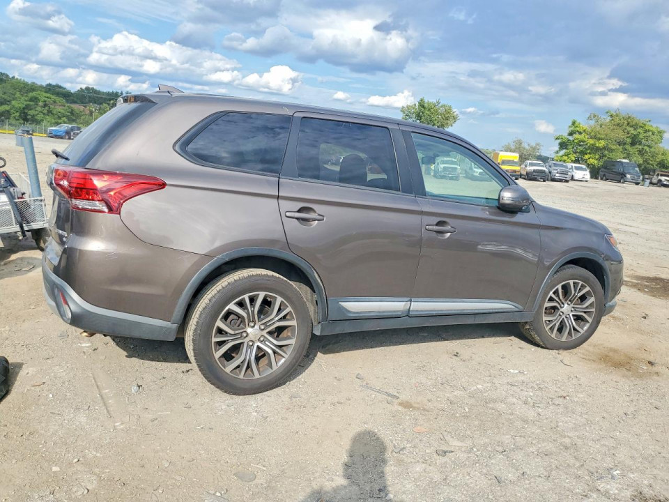 Mitsubishi OUTLANDER 2017 — Copart