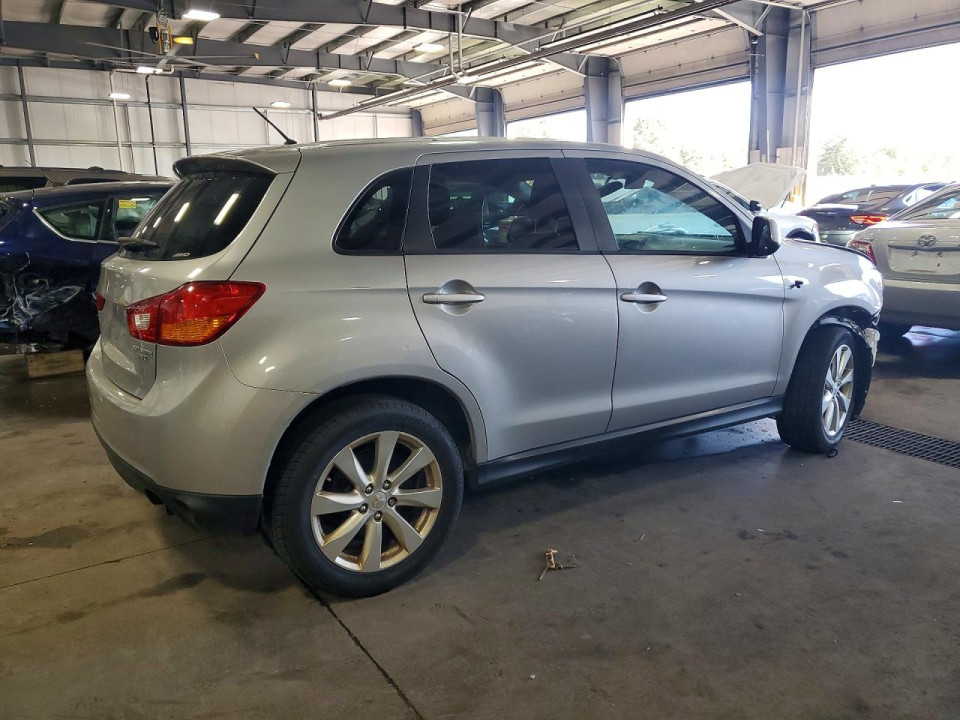 Mitsubishi OUTLANDER 2015 — Copart
