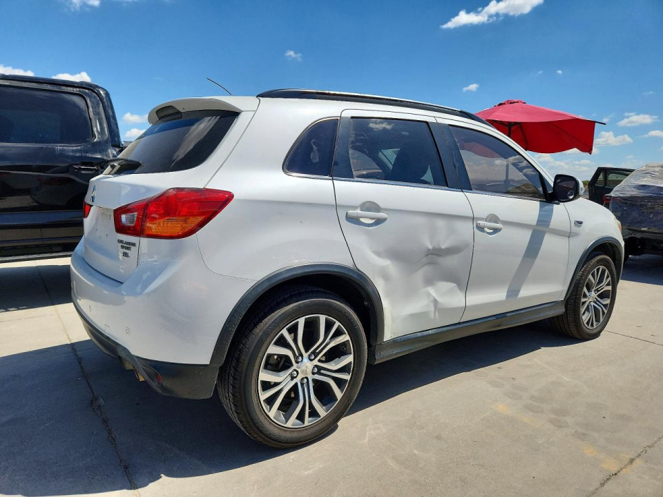 Mitsubishi OUTLANDER 2016 — Copart