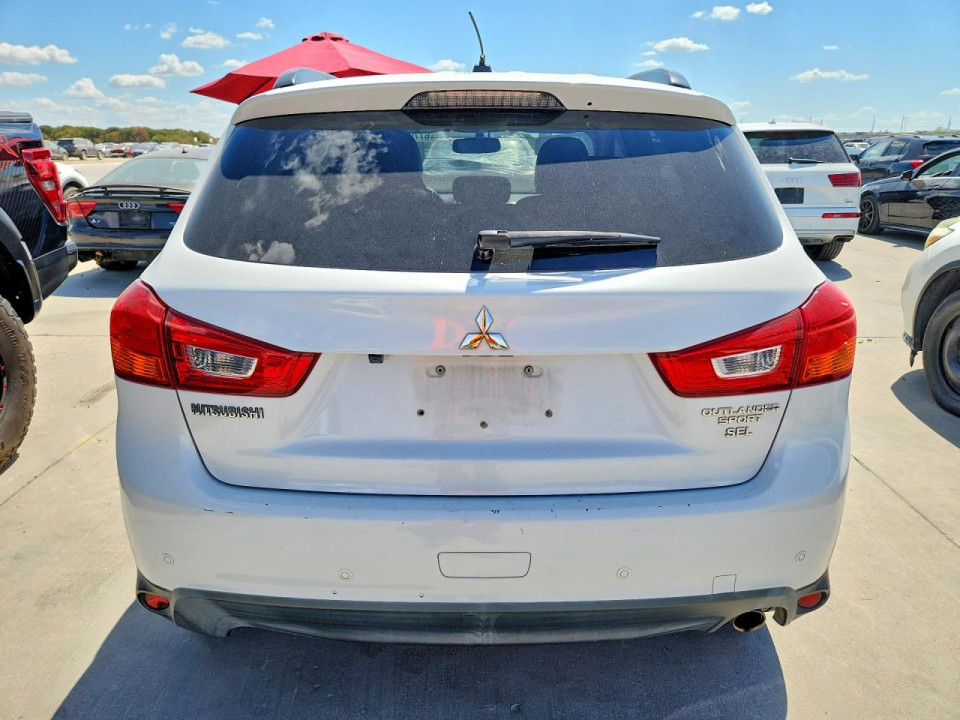 Mitsubishi OUTLANDER 2016 — Copart