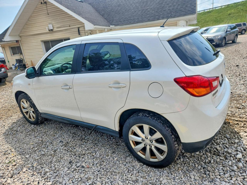 Mitsubishi OUTLANDER 2015 — Copart