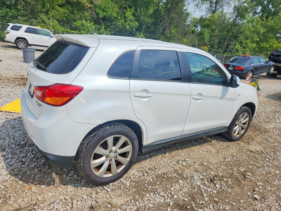 Mitsubishi OUTLANDER 2015 — Copart
