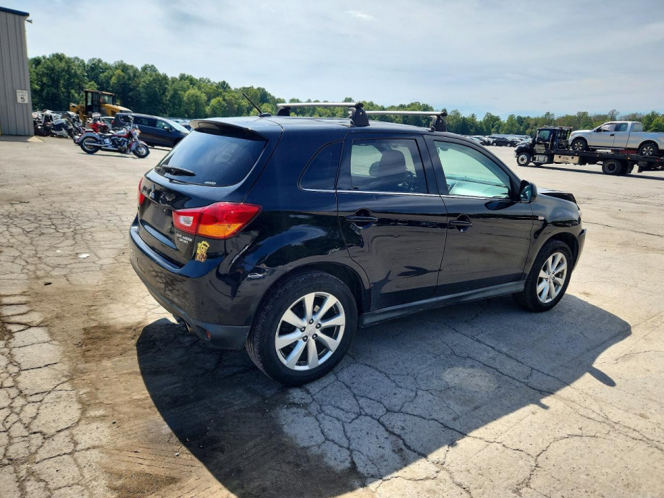 Mitsubishi OUTLANDER 2015 — Copart