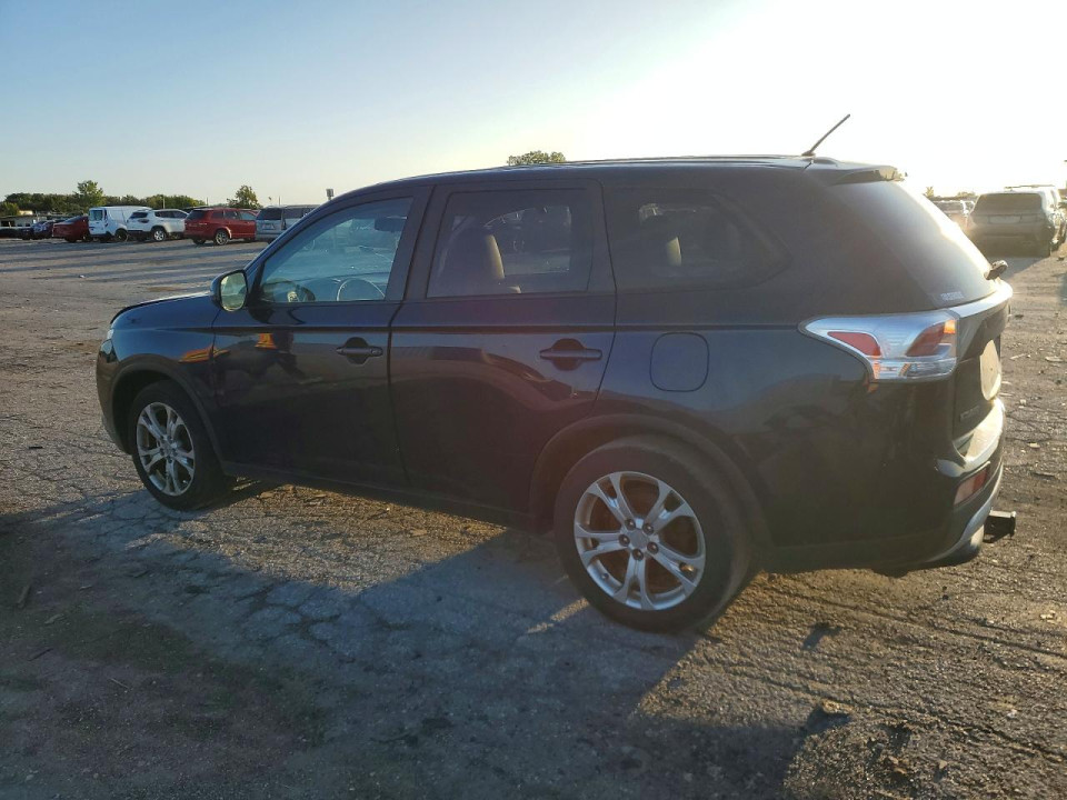 Mitsubishi OUTLANDER 2015 — Copart