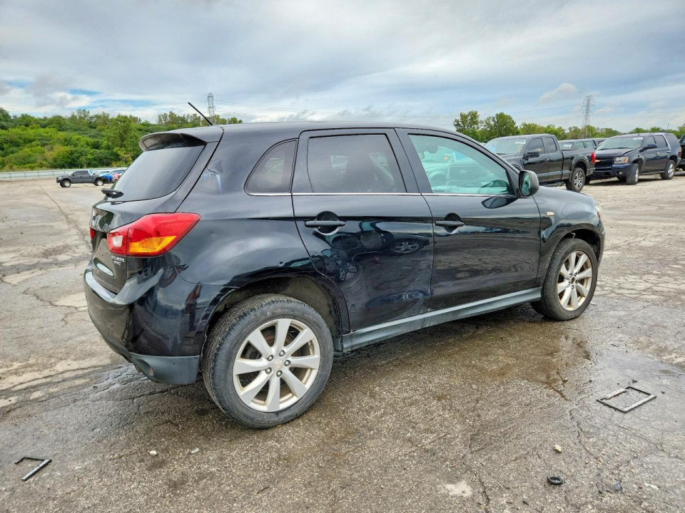 Mitsubishi OUTLANDER 2015 — Copart