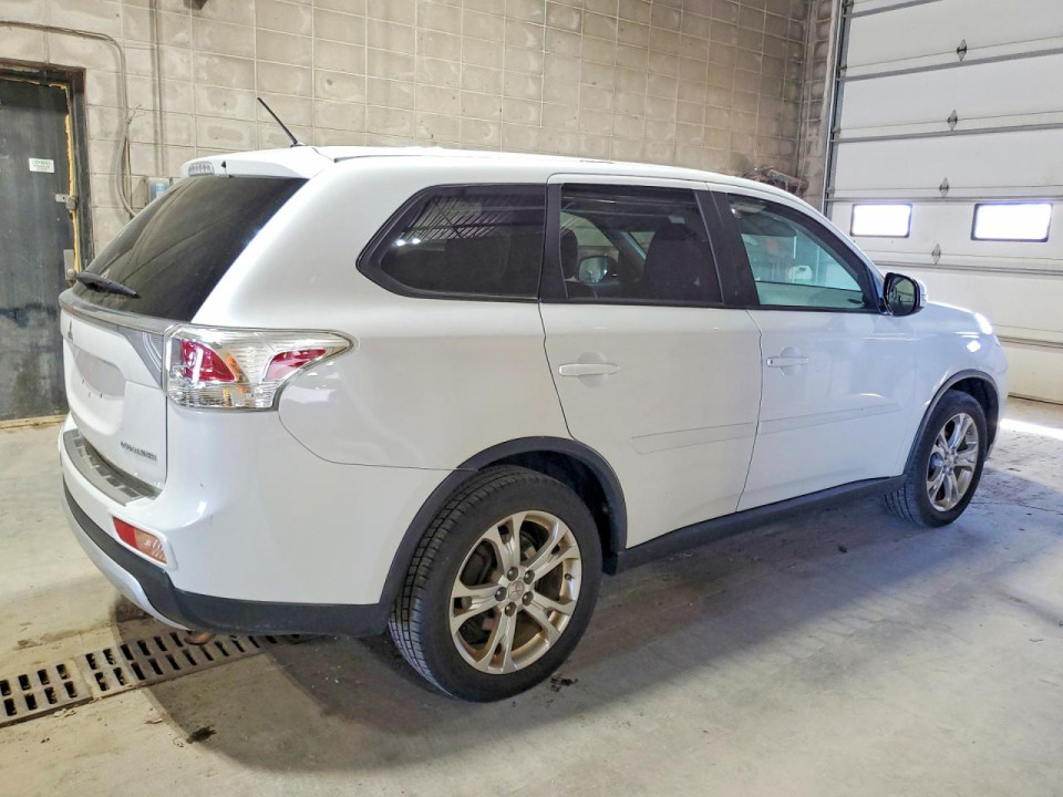 Mitsubishi OUTLANDER 2015 — Copart