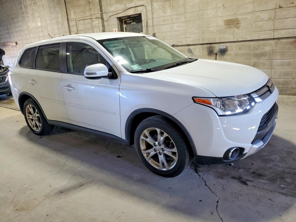 Mitsubishi OUTLANDER 2015 — Copart