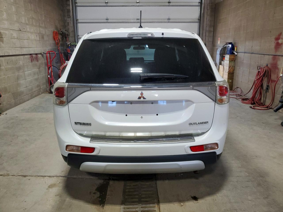 Mitsubishi OUTLANDER 2015 — Copart