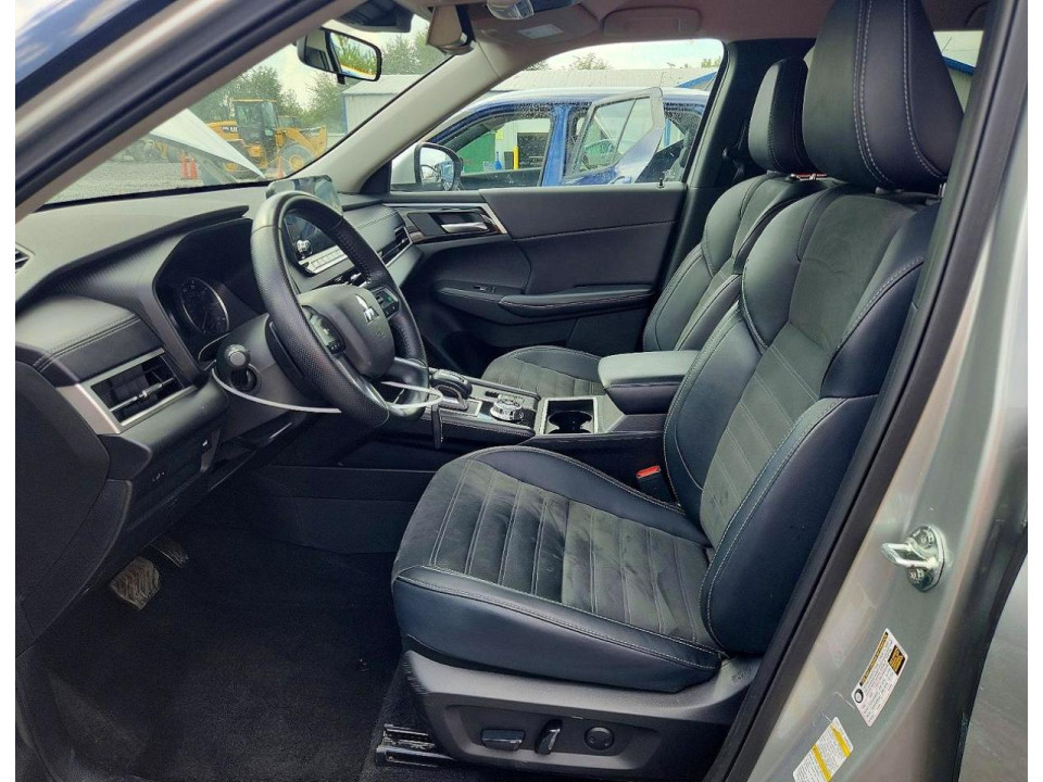 Mitsubishi OUTLANDER 2024 — Copart