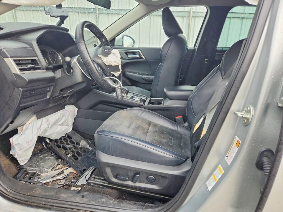 Mitsubishi OUTLANDER 2023 — Copart