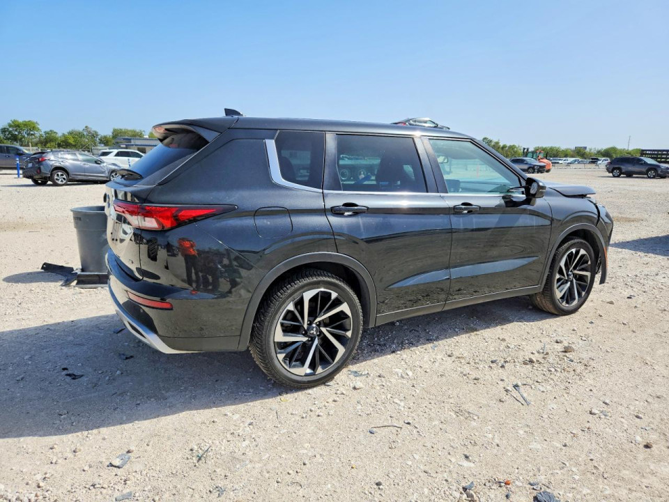 Mitsubishi OUTLANDER 2023 — Copart