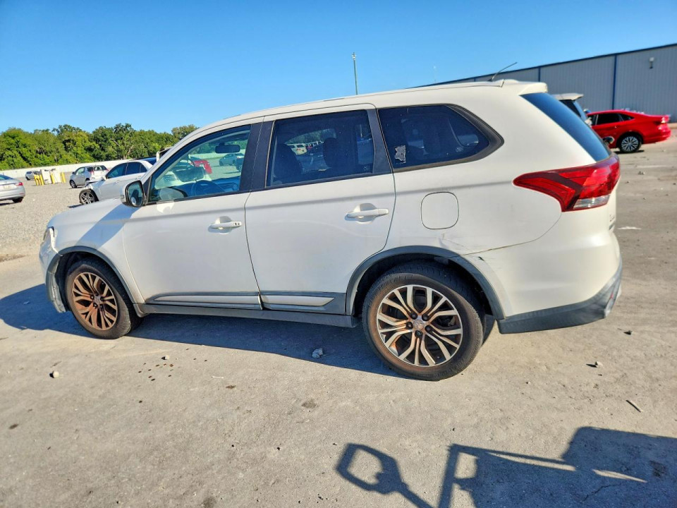 Mitsubishi OUTLANDER 2016 — Copart