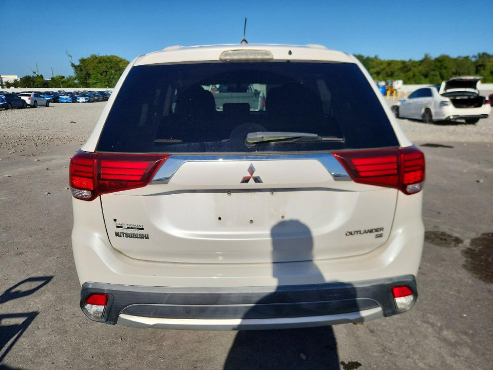 Mitsubishi OUTLANDER 2016 — Copart