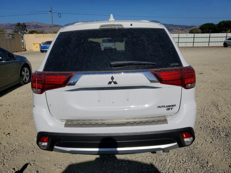Mitsubishi OUTLANDER 2017 — Copart