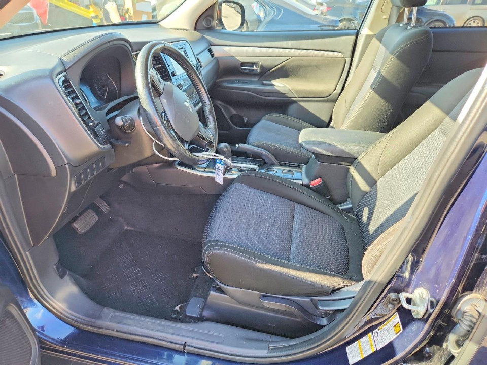 Mitsubishi OUTLANDER 2017 — Copart