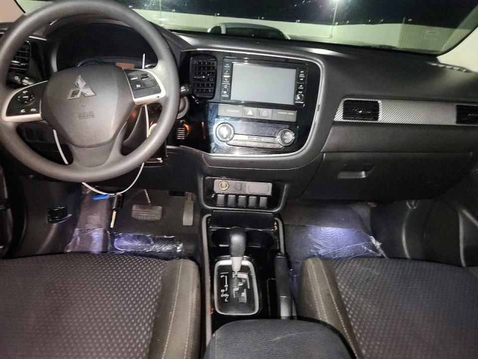Mitsubishi OUTLANDER 2018 — Copart