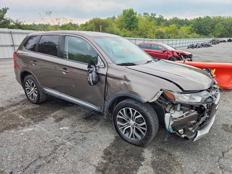 Mitsubishi OUTLANDER 2017 — Copart