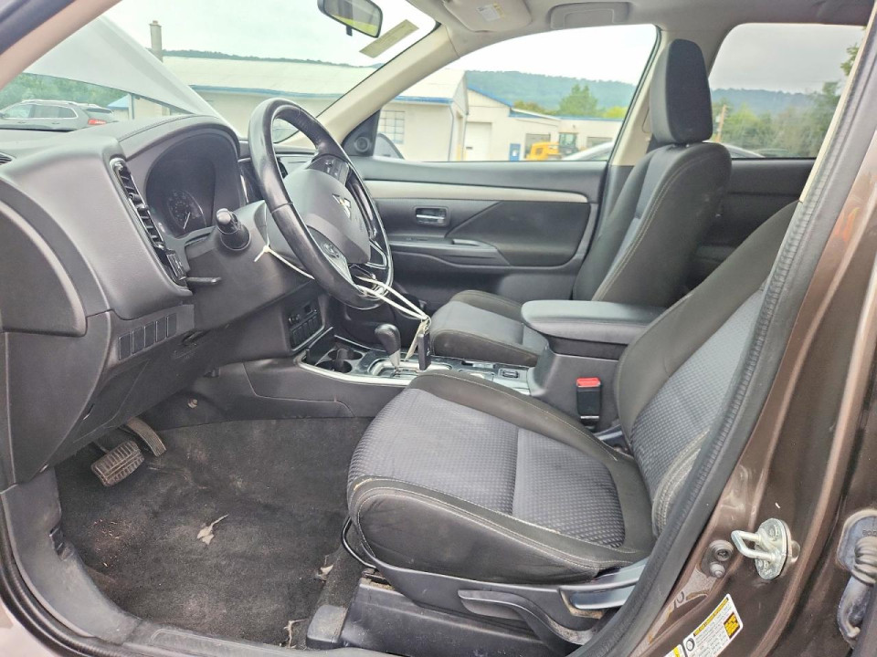 Mitsubishi OUTLANDER 2017 — Copart