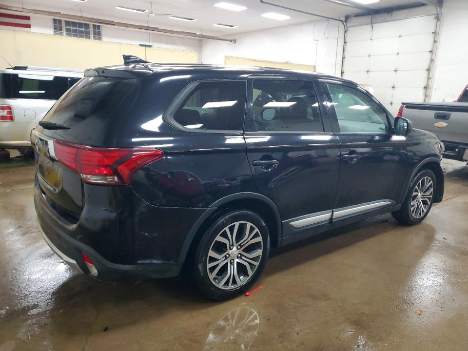 Mitsubishi OUTLANDER 2017 — Copart
