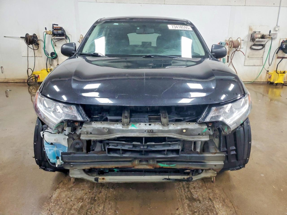 Mitsubishi OUTLANDER 2017 — Copart