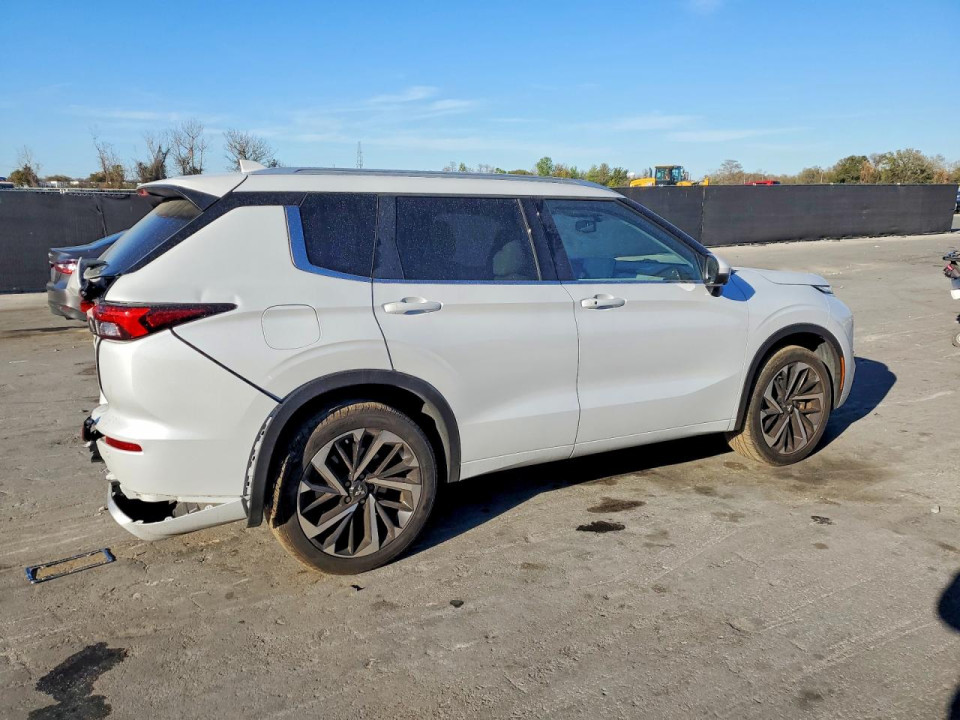 Mitsubishi OUTLANDER 2024 — Copart