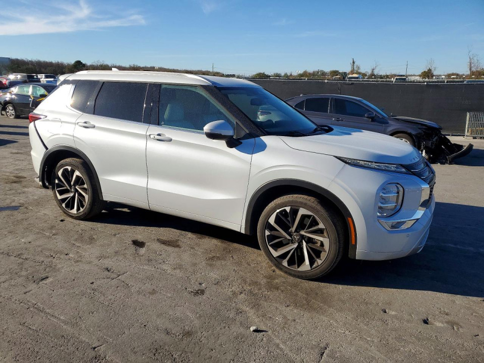 Mitsubishi OUTLANDER 2024 — Copart