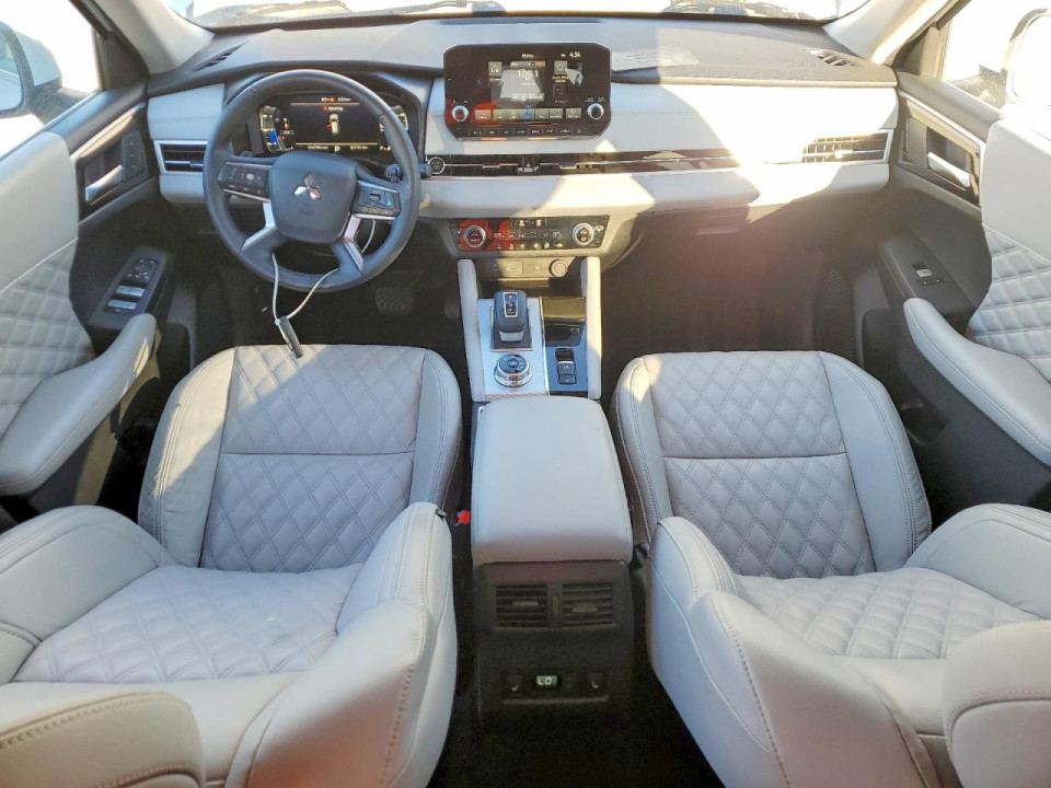 Mitsubishi OUTLANDER 2024 — Copart