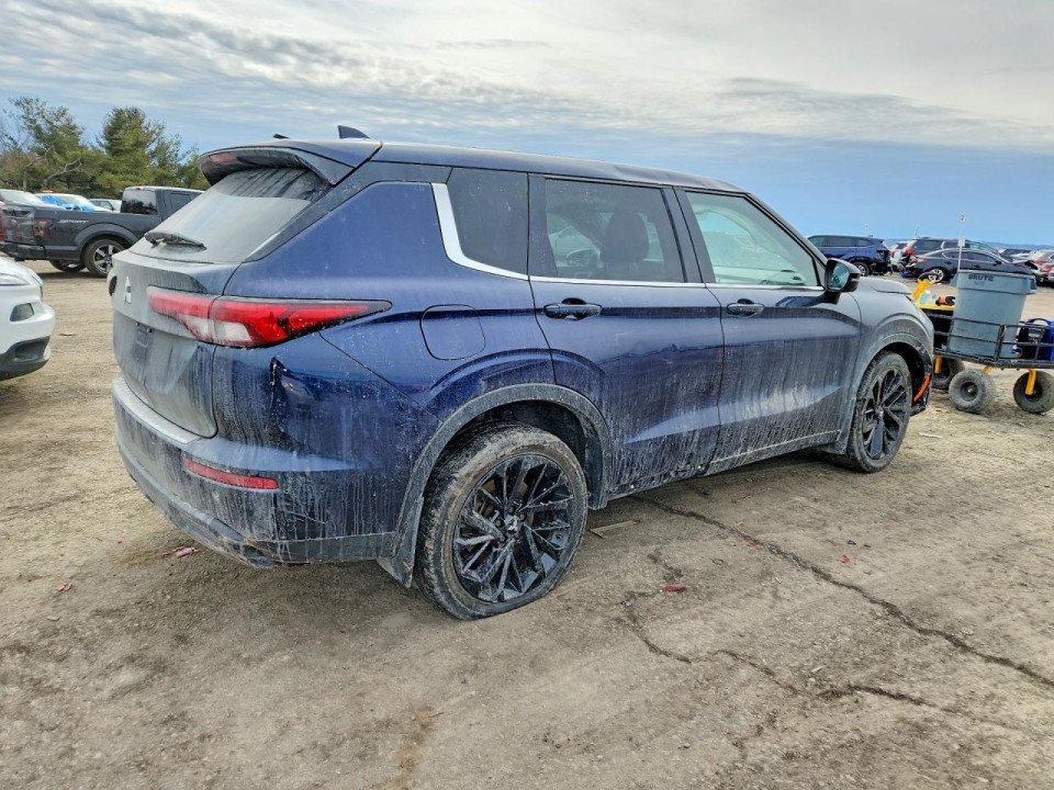 Mitsubishi OUTLANDER 2023 — Copart