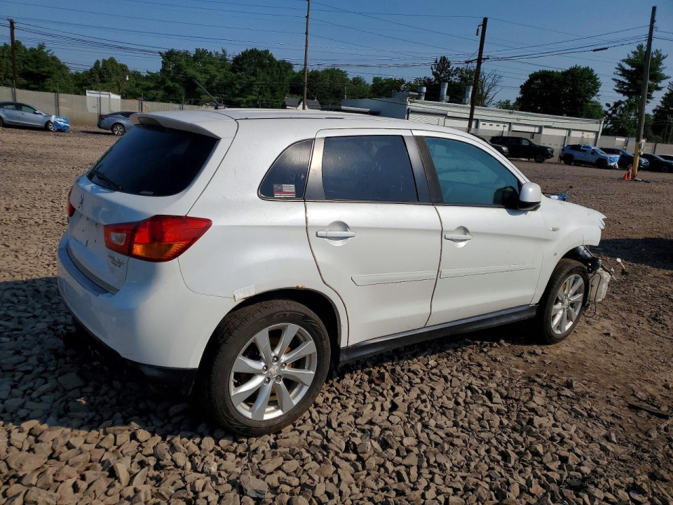 Mitsubishi OUTLANDER 2015 — Copart