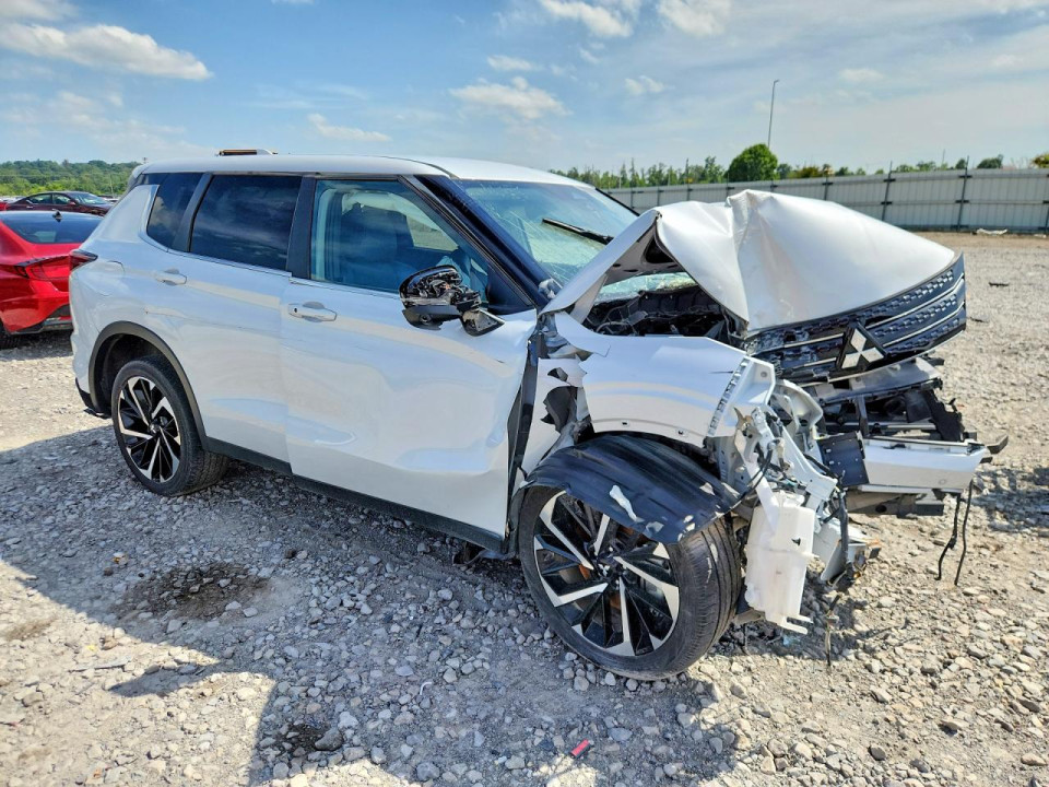 Mitsubishi OUTLANDER 2024 — Copart