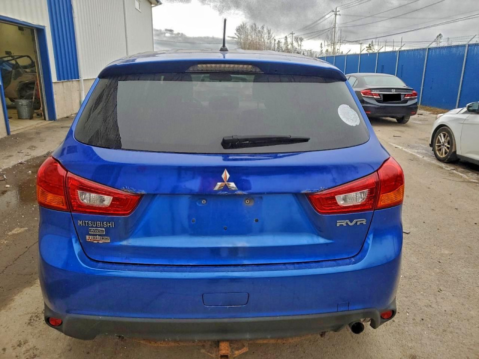 Mitsubishi OUTLANDER 2015 — Copart