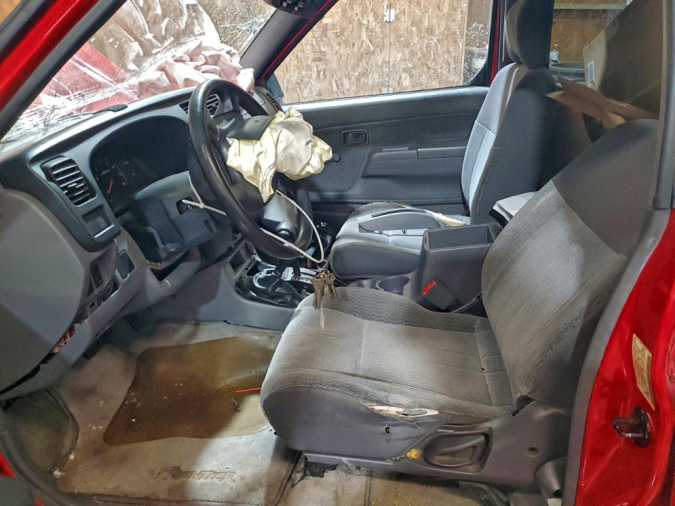 Nissan FRONTIER CREW CAB XE 2000 — Copart
