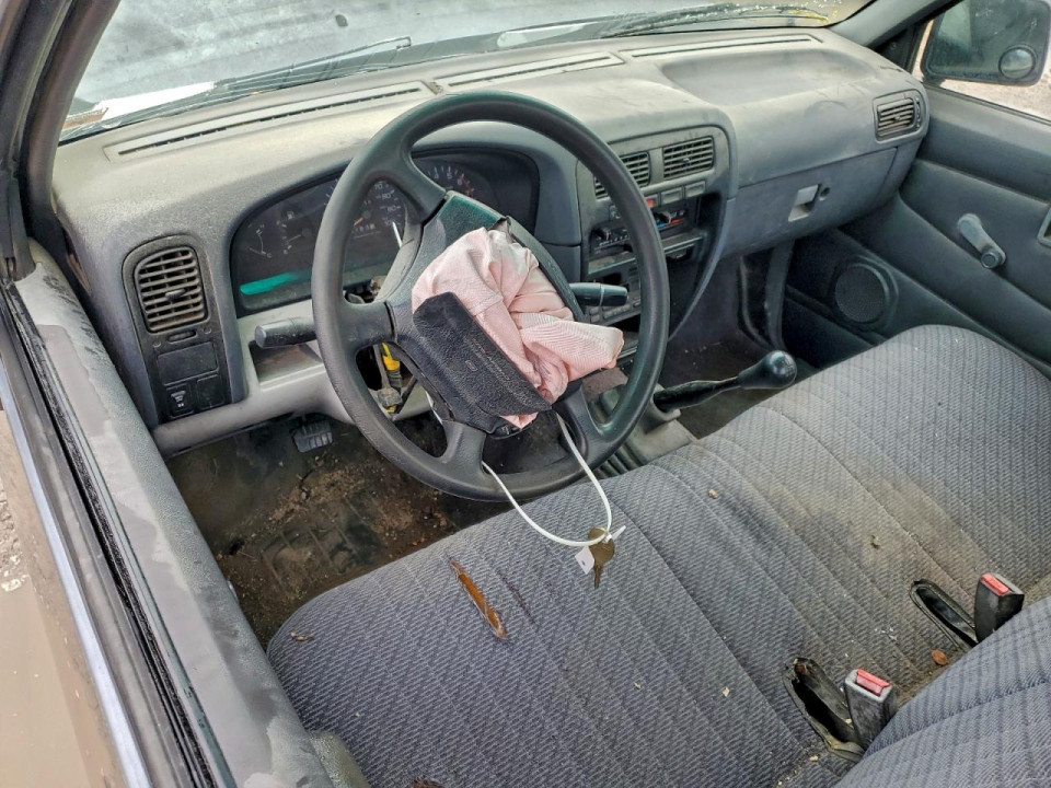 Nissan NAVARA 1996 — Copart
