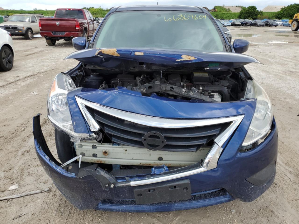 Nissan VERSA 2019 — Copart