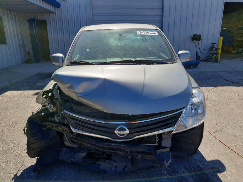 Nissan VERSA 2011 — Copart
