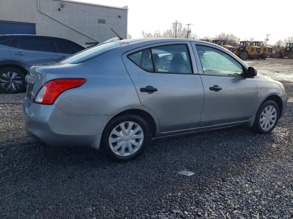 Nissan VERSA 2013 — Copart
