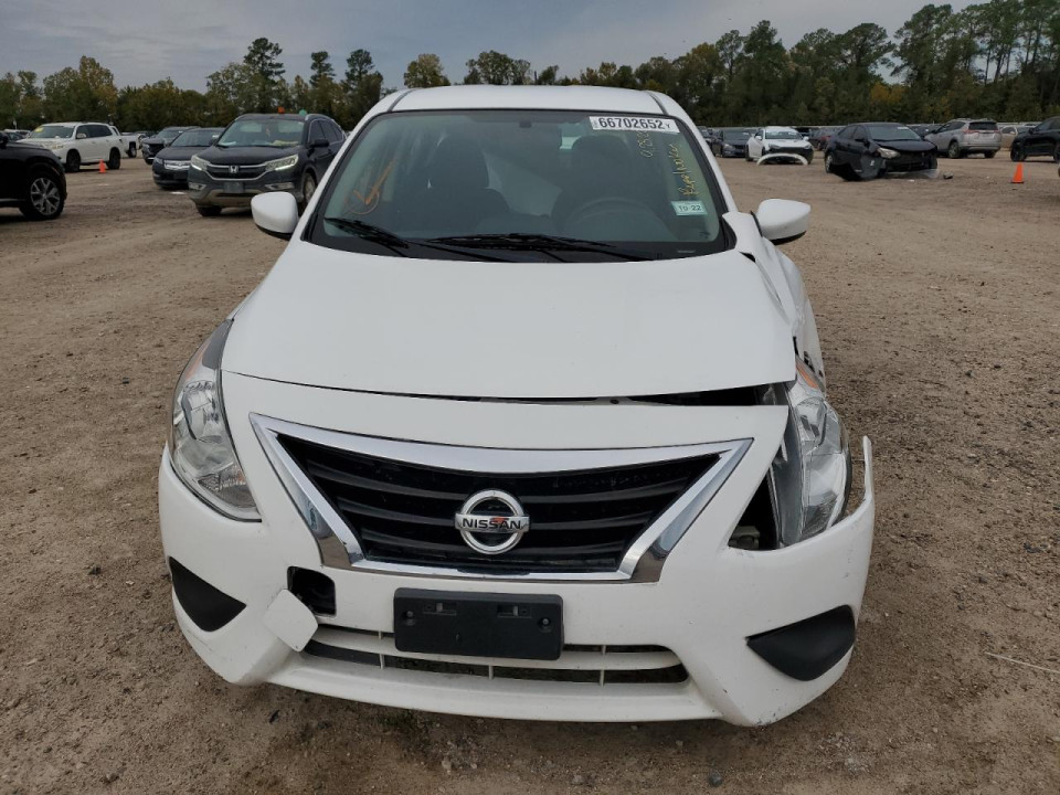 Nissan VERSA 2019 — Copart