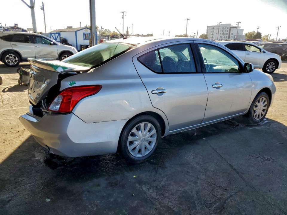 Nissan VERSA 2013 — Copart