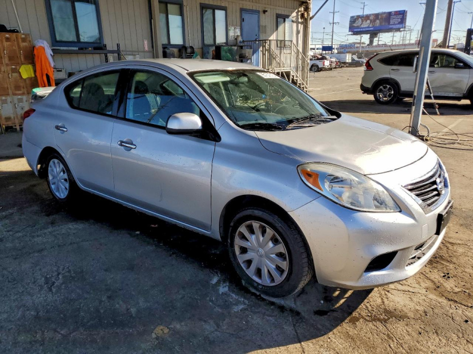 Nissan VERSA 2013 — Copart