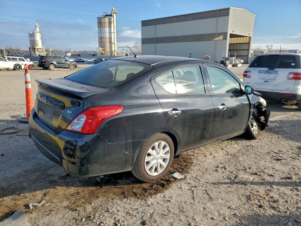 Nissan VERSA 2018 — Copart
