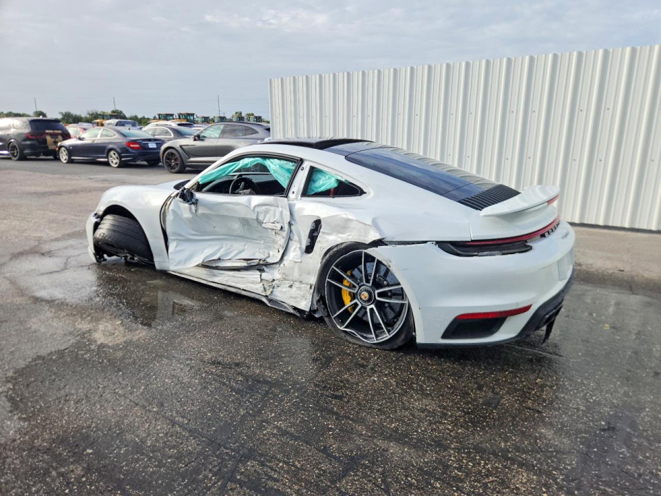 Porsche 911 2021 — Copart