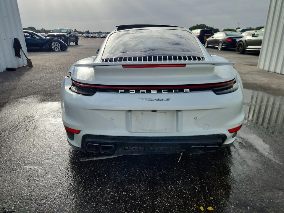 Porsche 911 2021 — Copart